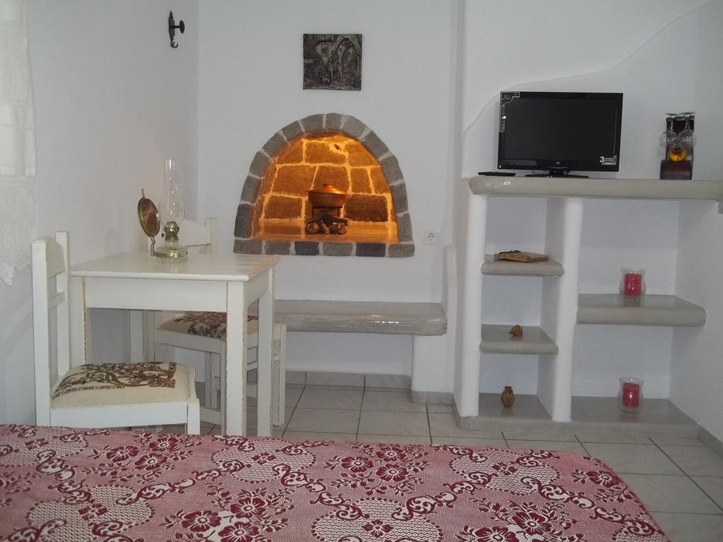 Floras Rooms Pollonia ภายนอก รูปภาพ