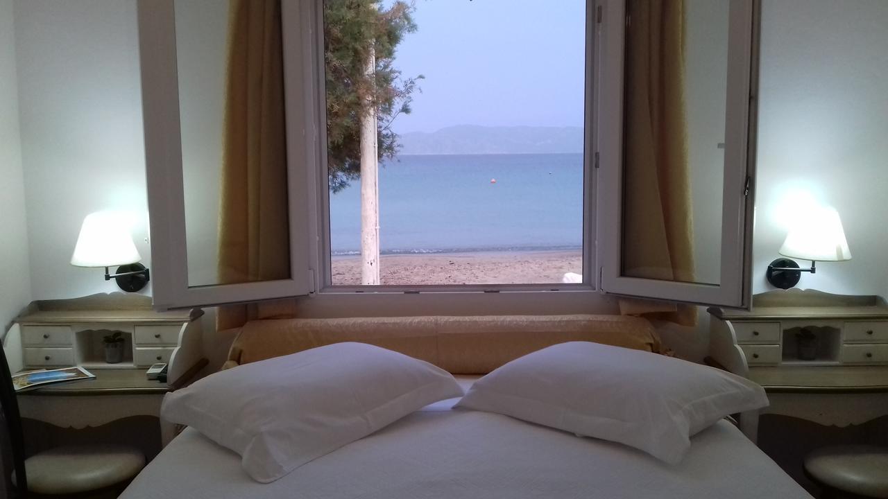 Floras Rooms Pollonia ภายนอก รูปภาพ